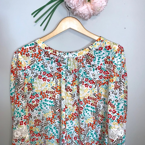 New York and Company Floral Top - Picture 4 of 7